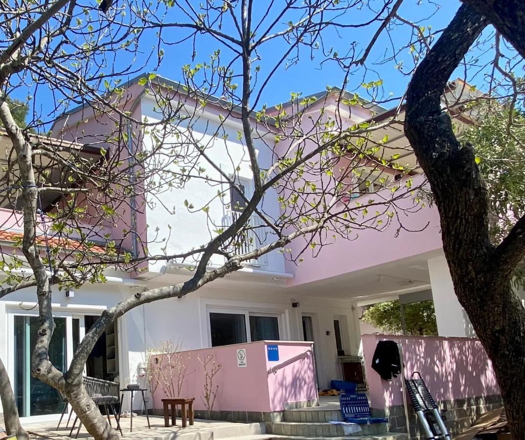 Artatore24 - Modern And Stylish Apartments مالي لوشينغْ المظهر الخارجي الصورة